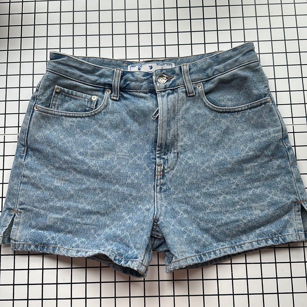 Off White Denim Shorts Size 28